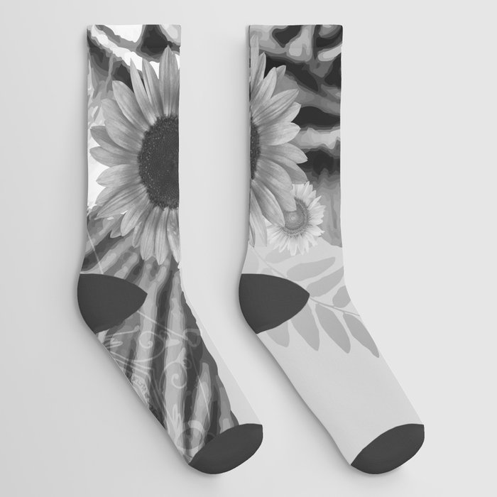 Tiger Cat - Wild Sunflower Leaves black & white Socks