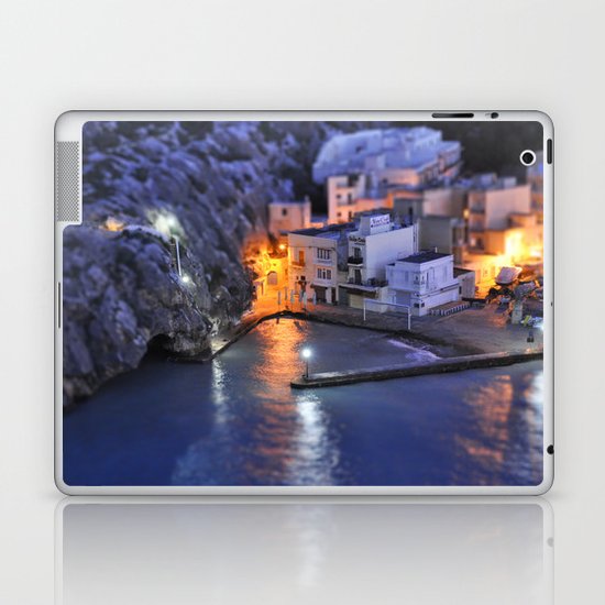 Pick a light Laptop & iPad Skin