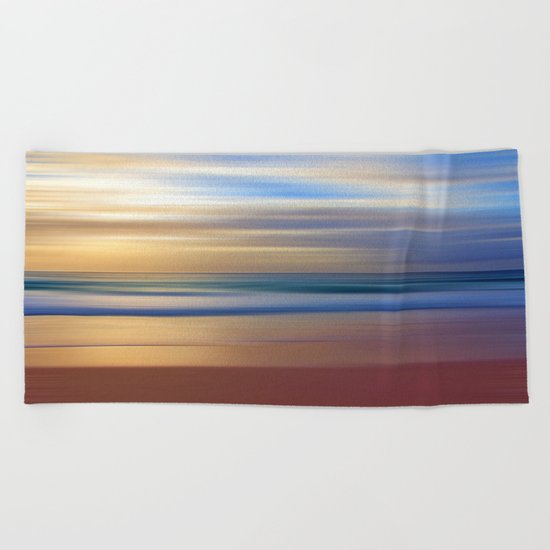 MARINE MAGIC Beach Towel