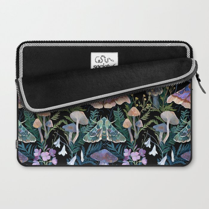 Society6 - パソコンケース IT&#39;S YOUR WORLD 15インチ Unique Laptop Cases & Sleeves | Society6