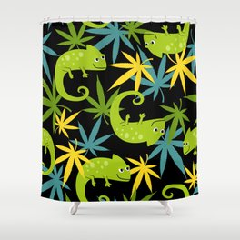 Seamless pattern with marijuana leaves and funny chameleon lizard Shower Curtain