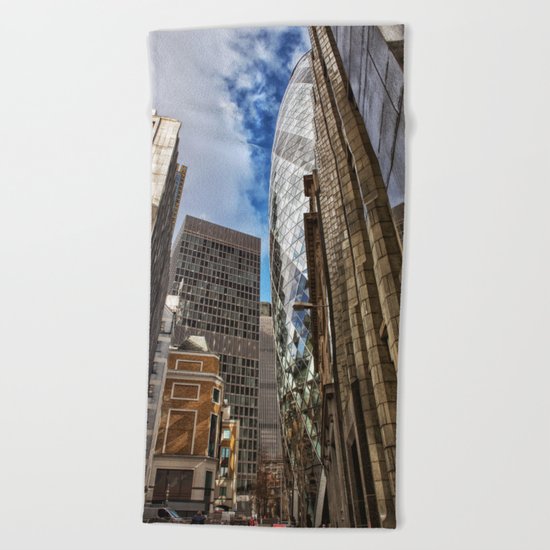 London street Beach Towel