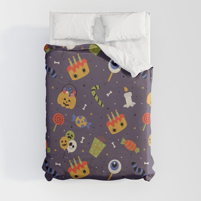 Seamless Pattern with Cartoon Halloween on Purple Background Duvet Cover