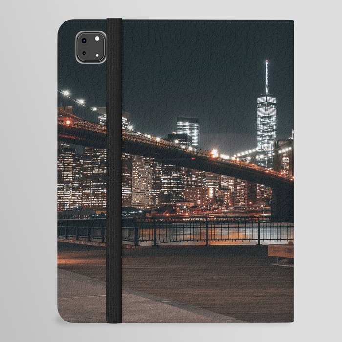 Brooklyn Bridge and Manhattan skyline at night in New York City iPad Folio Case
