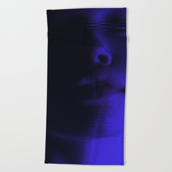 girl ii Beach Towel