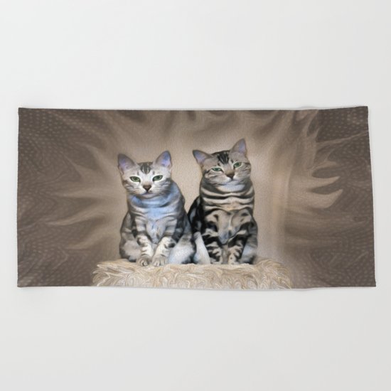 The Glare of the Silver Meowbles Beach Towel