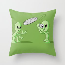 Aliends Playing UFO Frisbee   Throw Pillow