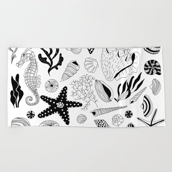 Tropical underwater creatures and seaweeds Beach Towel