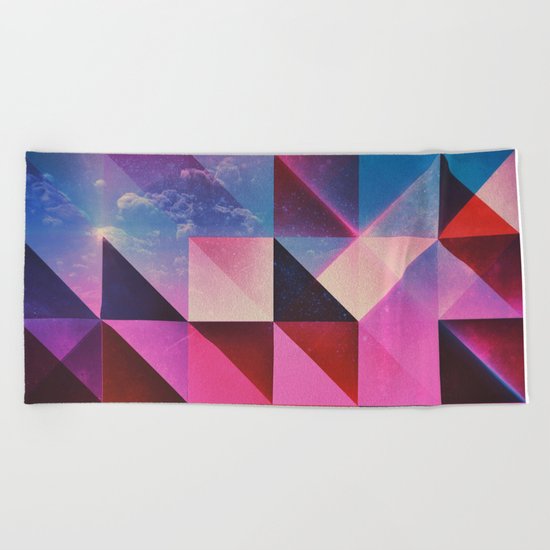 hyppy byrthdyy Beach Towel