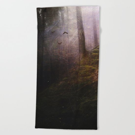 Travelling darkness Beach Towel