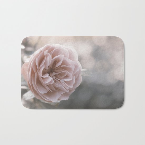 The last Roses - Pink English Rose at Backlight - Flowers Bath Mat