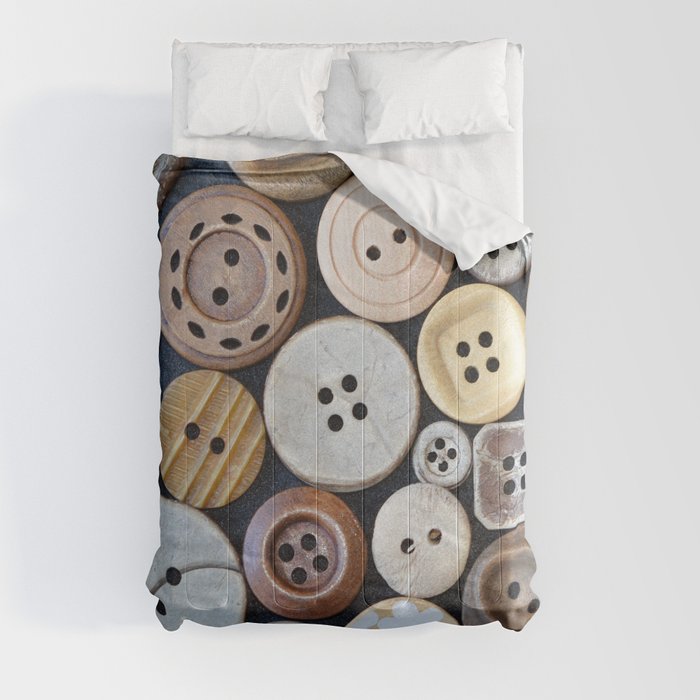 Wooden Buttons Comforter