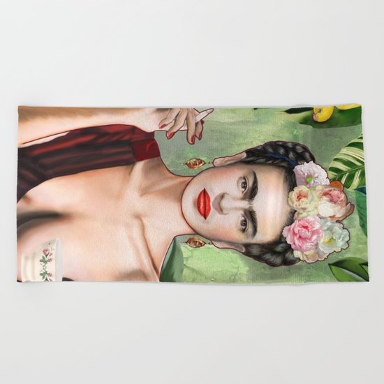 Frida con amigos Beach Towel