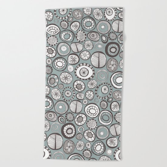 Honolulu hoops mist Beach Towel
