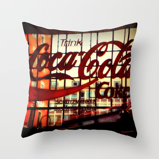 Trink Coca~Cola Throw Pillow