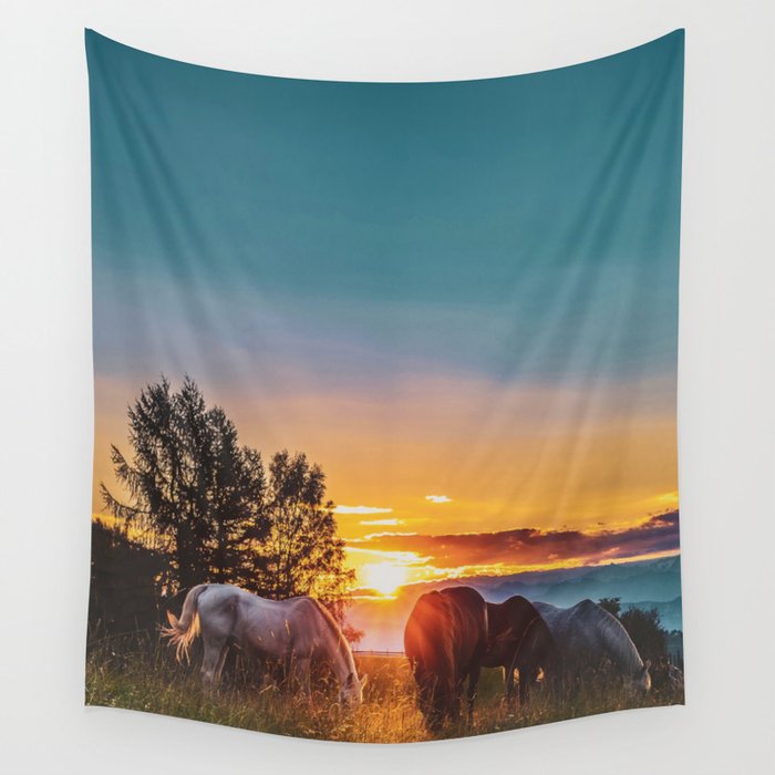 Horse Sunrise (Color) Wall Tapestry