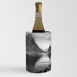 Milford Sound Panorama in black and white Wine Chiller