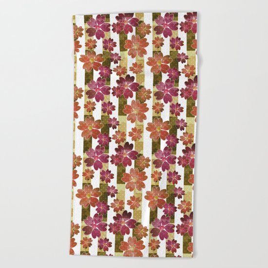 Retro . Floral pattern in yellow and brown tones . Beach Towel