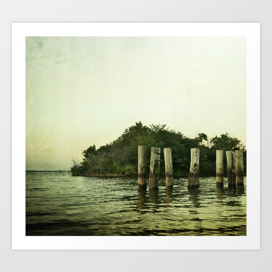 les pieds dans l'eau Art Print