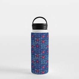 Floral Renaissance Arts and Crafts Pattern Water Bottle