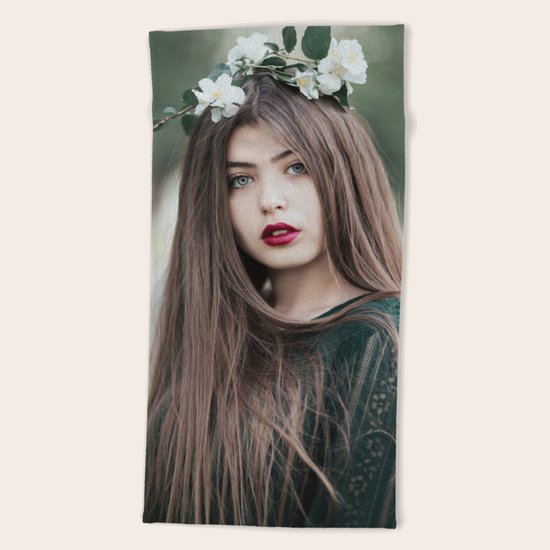 Green eyes Beach Towel