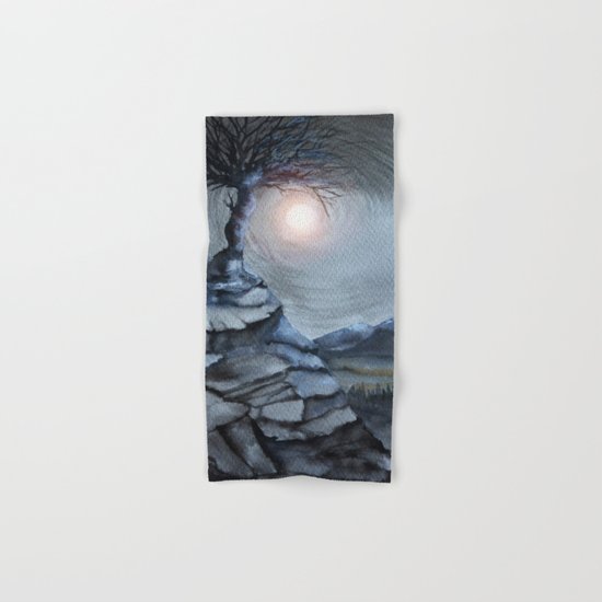 Track 31: The lone tree Hand & Bath Towel