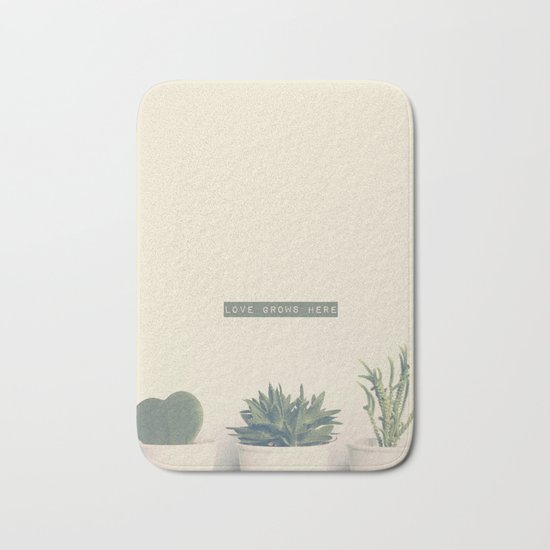 love grows here Bath Mat