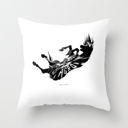 Shadow of the Colossus: Agro's fall Throw Pillow