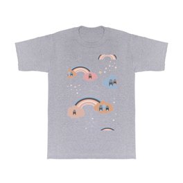 Seamless kids pattern with cloud, stars, houses and rainbows T Shirt
