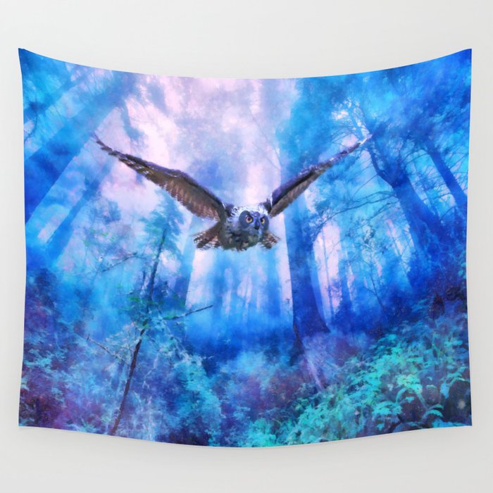 Owl flight Wall Tapestry