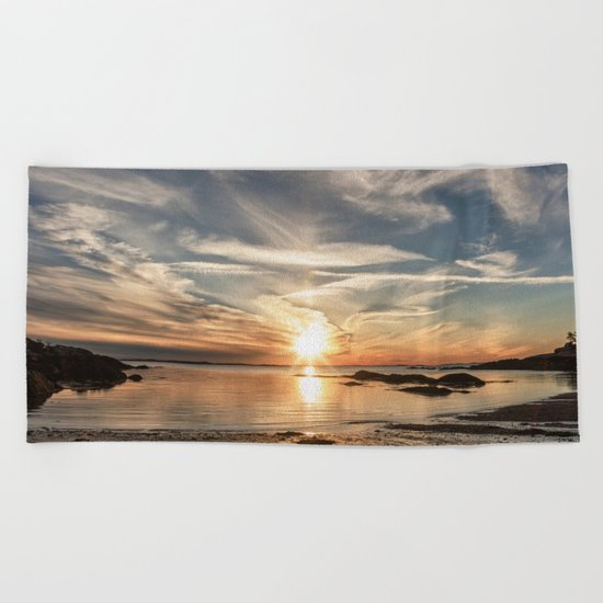 Plumcove Sun pillar Beach Towel