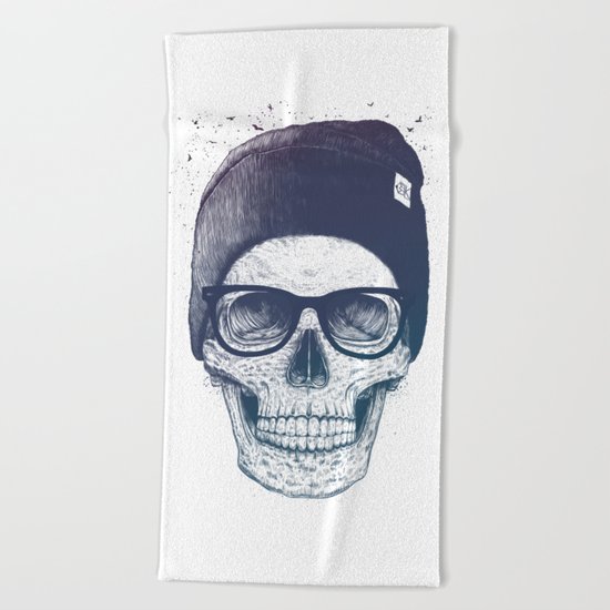 Color skull in a hat Beach Towel