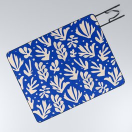 matisse pattern with leaves in blu Picnic Blanket