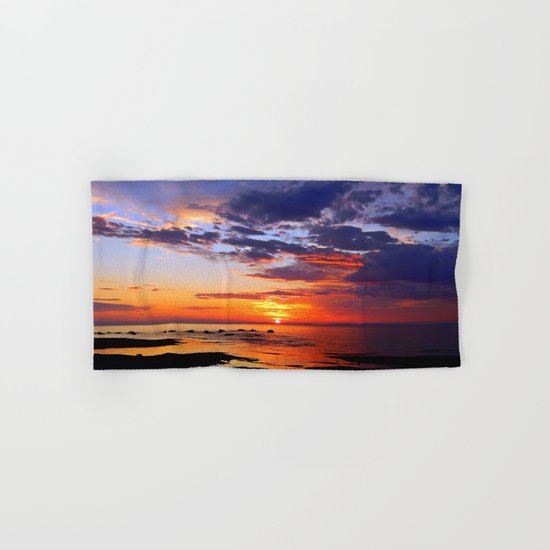 Between Sky and Earth Hand & Bath Towel