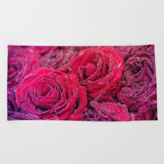 Bed of darkred roses - Red rose bunch Beach Towel