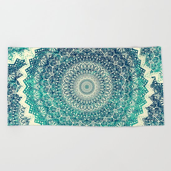 BICOLOR COLD WINTER MANDALA Beach Towel