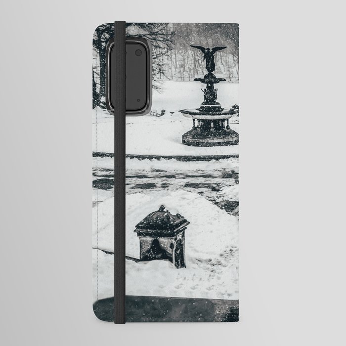 New York City Bethesda Fountain in Central Park during winter snowstorm blizzard black and white Android Wallet Case