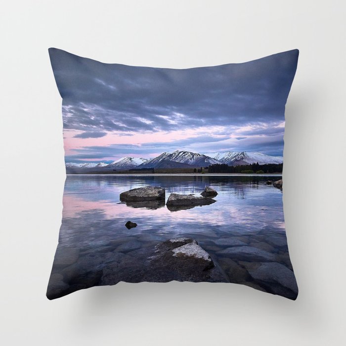 New Zealand Photography - Stones In The Water Under The Cloudy Pink Sky Throw Pillow