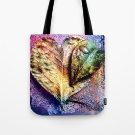 Water drop on green heart leaf - A pitangueira Tote Bag