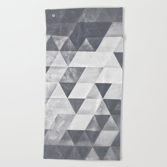dythyrs Beach Towel