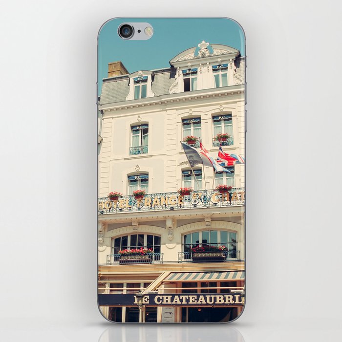 Le Chateaubriand iPhone Skin