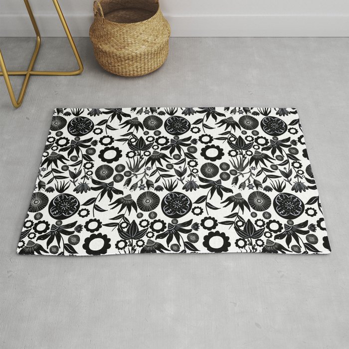 Adventure in the field of flowers - BW Rug