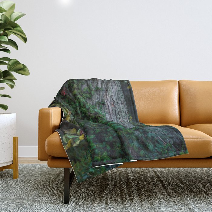 Ivy upon the Tree (Color) Throw Blanket