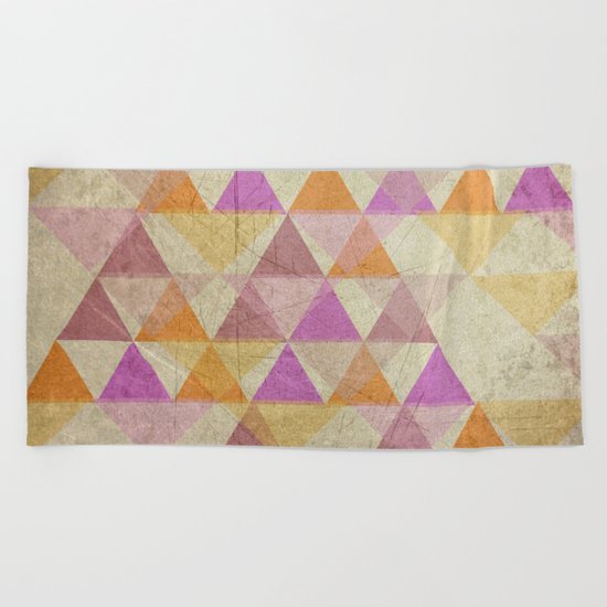 Pyramides Beach Towel