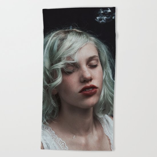 Bubble girl Beach Towel