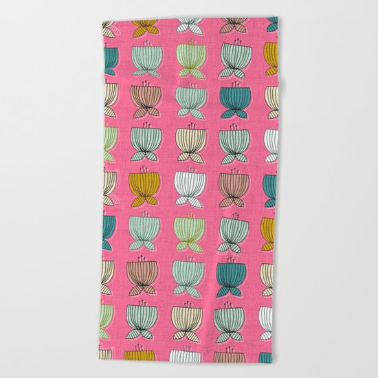 flower cups pink Beach Towel