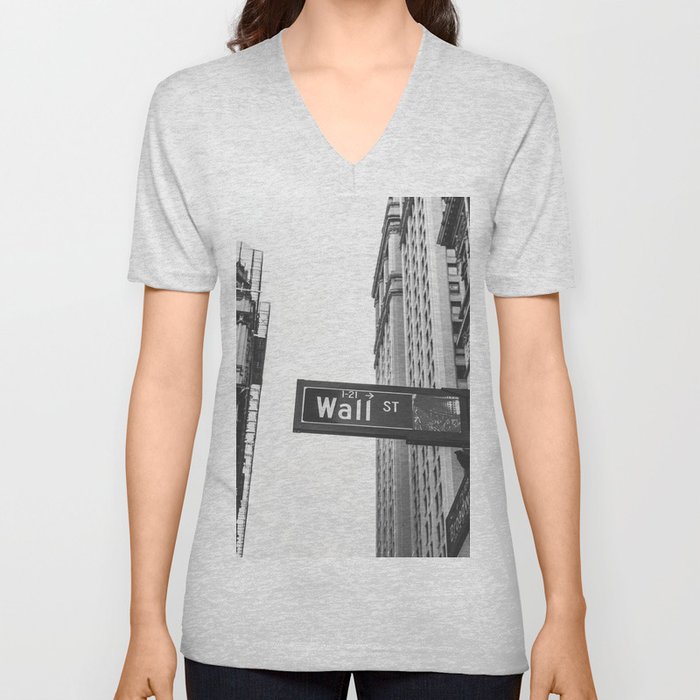 Wall street bw V Neck T Shirt