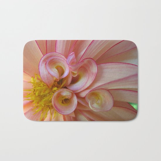 Dahlia 89 Bath Mat