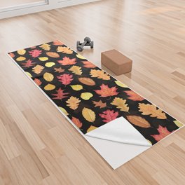 Autumn Leaves - black Yoga Towel