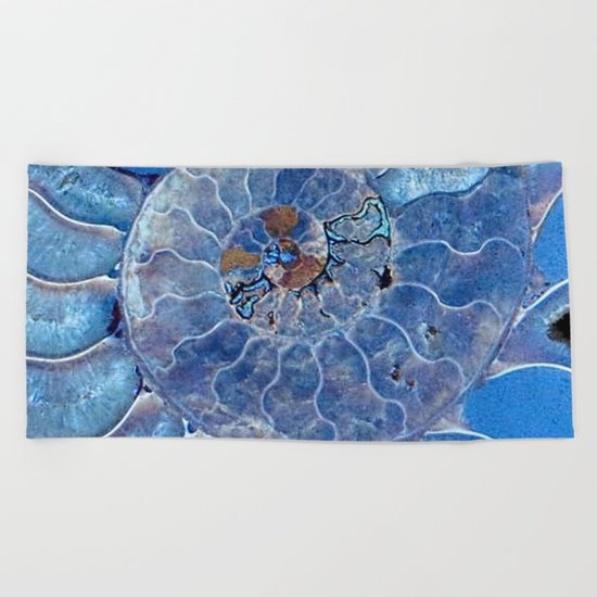 Blue seashell -mother-of-pearl - Beautiful backdrop Beach Towel
